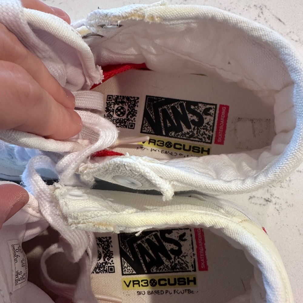 Vans Lizzie Classic White Canvas High-Tops - Picture 8 of 12